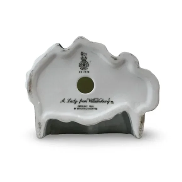 Royal Doulton "A Lady from Williamsburg" | HN 2228 | No box | Vintage - Picture 4 of 5